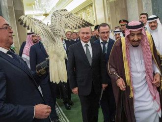 Путин опозорился с подарком королю Саудовской Аравии Путин опозорился с подарком королю Саудовской Аравии