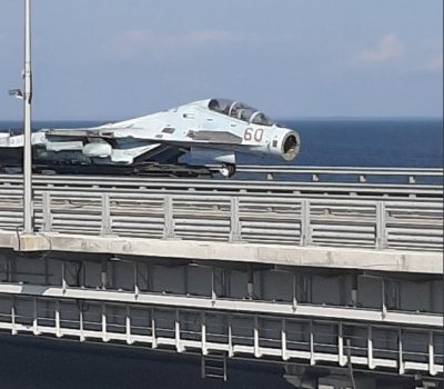 На Крымском мосту заметили боевую авиацию / скриншот На Крымском мосту заметили боевую авиацию / скриншот