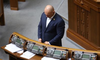 Илья Кива решил спрятаться от фотокамер Илья Кива решил спрятаться от фотокамер