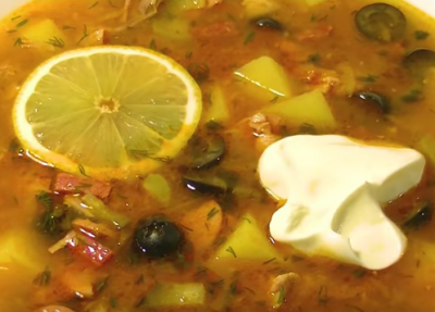 Солянка с копченостями быстро и просто готовится - Солянка мясная классич Солянка с копченостями быстро и просто готовится - Солянка мясная классич