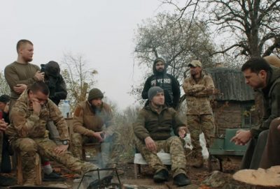 Владимир Зеленский встретился в участниками акции в Золотом / Скриншот