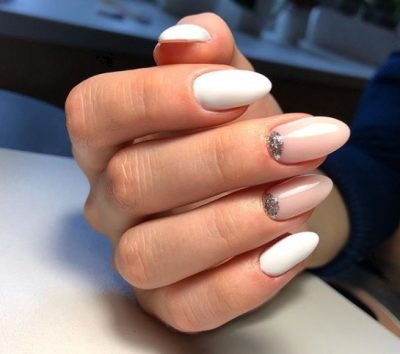 Модный лунный маникюр – руффиан, лунный френч и треугольники на ногтях - 45 фото