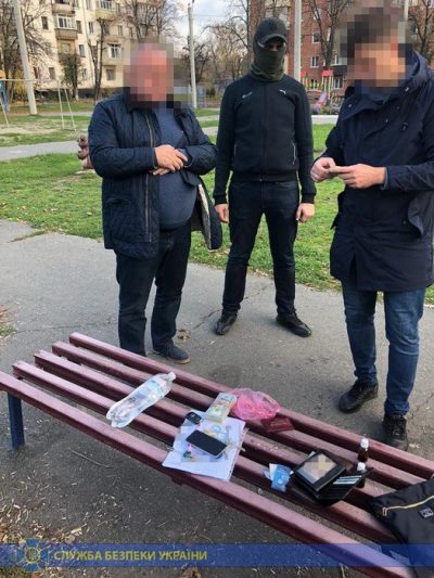 Полмиллиона долларов наличными: СБУ в Харькове задержала на взятке чиновника