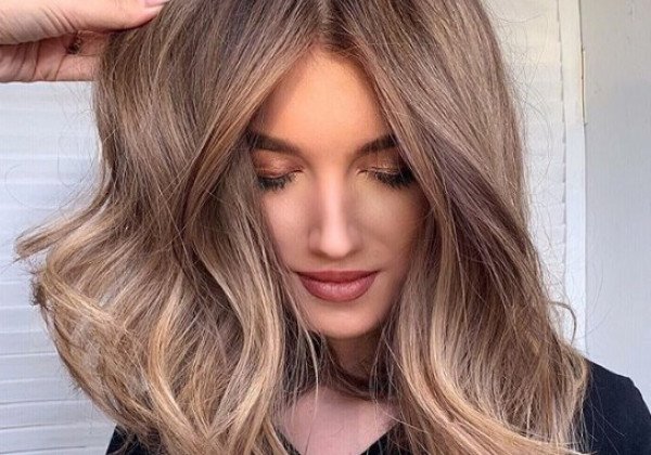 Шатуш – самое модное окрашивание 2019, которое растягивает цвет - фото