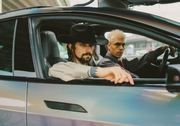 Бомба: Агонь представили третьего участника в новом клипе