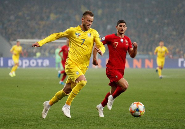 "Нужно было играть головой": тренер Португалии назвал причину проигрыша