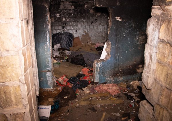 Уже разлагался: в Киеве в туалете стадиона нашли труп мужчины