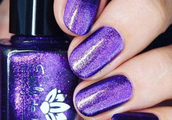 Модный фиолетовый маникюр: с глиттером, френч, лунный маникюр и омбре - фото