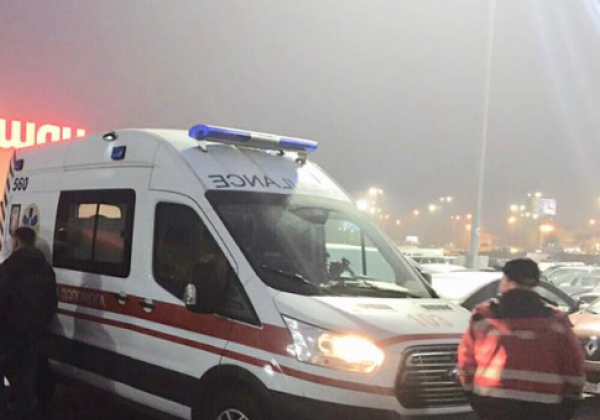 У киевского гипермаркета женщина на глазах у мужа выпила яд и умерла - СМИ