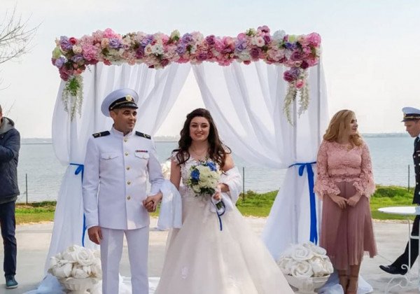 На Херсонщине освобожденный из плена РФ моряк Беспальченко отгулял свадьбу