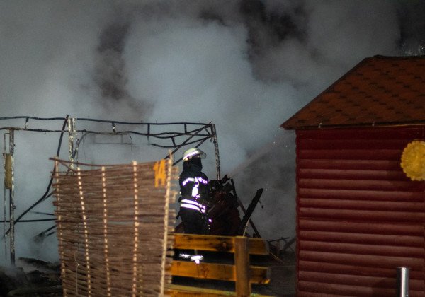 В кафе Киева произошел взрыв и пожар