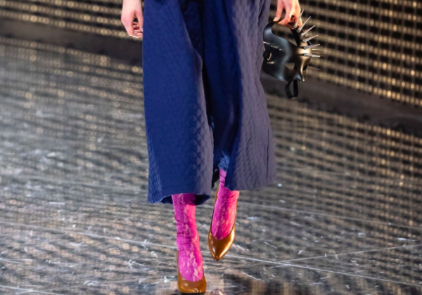 Модные колготки осень-зима 2019-2020: в тренде - цветные, кружевные и со стразами