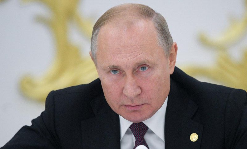 Экс-политтехнолог сказал, кто "поставил" Путина на пост президента