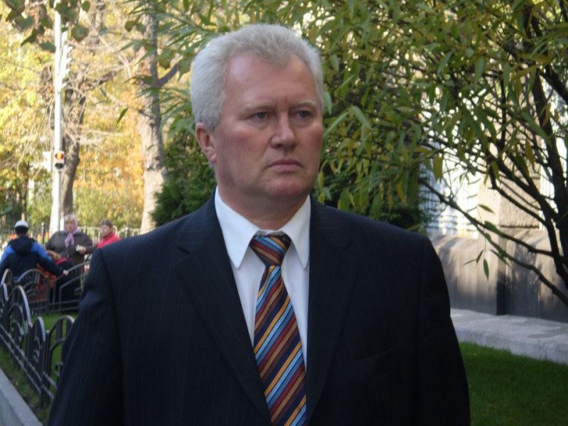 "Клоуны": ГБР обыскало экс-нардепа и его мать по делу Порошенко