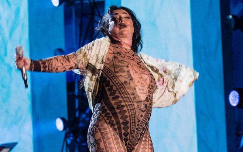 "Позорисько, просто страшно": Лоліта приголомшила росіян п'яною на сцені