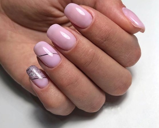 Модный маникюр с фольгой