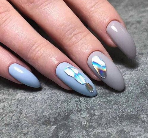 Модный маникюр с фольгой