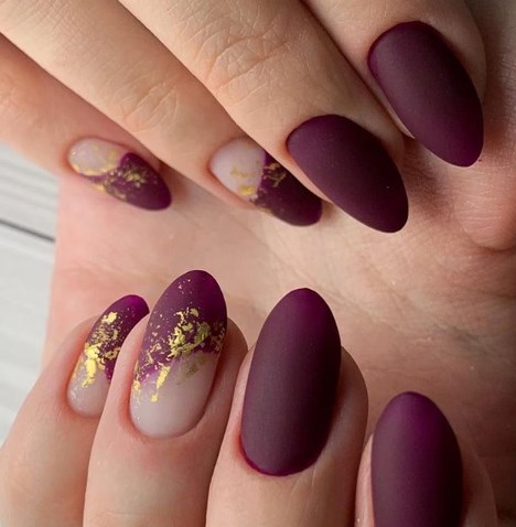 Модный маникюр с фольгой