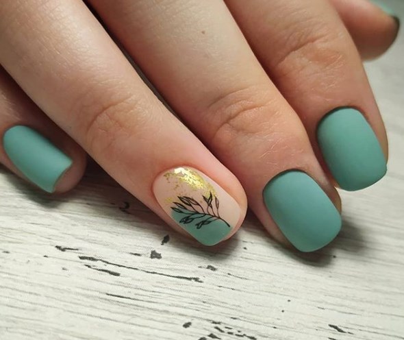 Бирюзовый маникюр