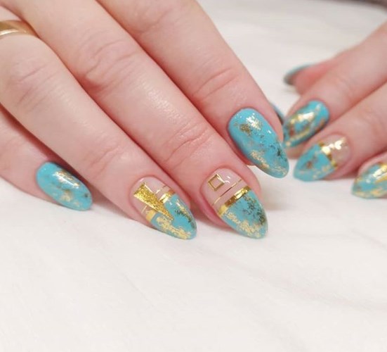 Бирюзовый маникюр