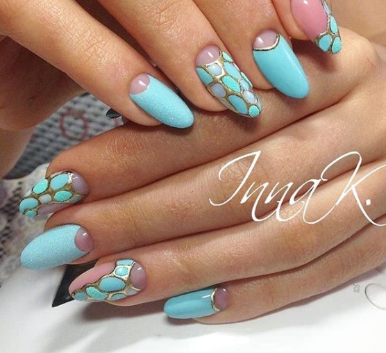 Бирюзовый маникюр