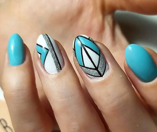 Бирюзовый маникюр