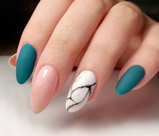 Бирюзовый маникюр