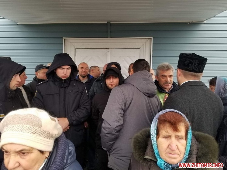 В Житомирской области между прихожанами двух конфессий возник спор по поводу принадлежности церкви