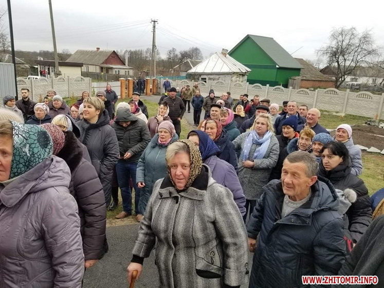 В Житомирской области между прихожанами двух конфессий возник спор по поводу принадлежности церкви