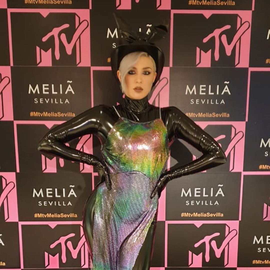 Maruv поехала на международный конкурс MTV EMA 2019 - видео с красной ...