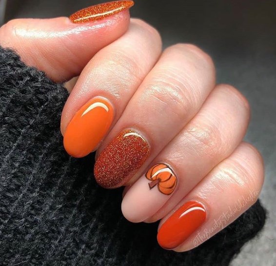 Оранжевый маникюр