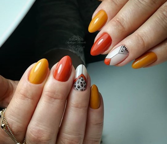 Оранжевый маникюр