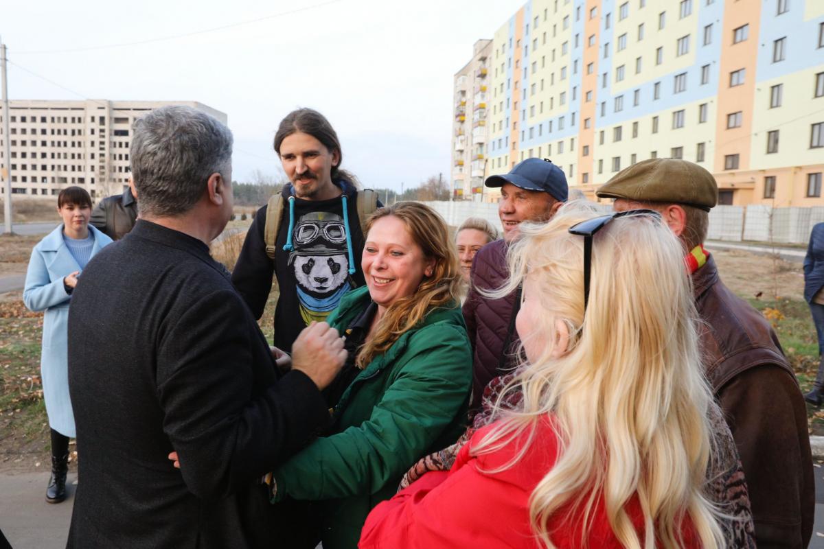 Порошенко пощупала женщина