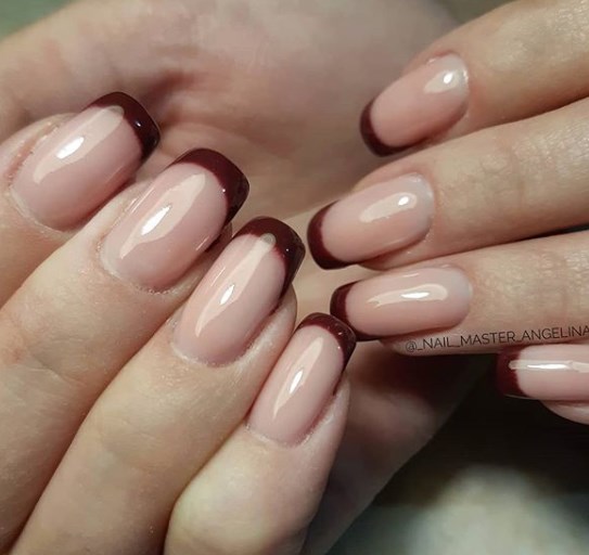 Модный бордовый маникюр