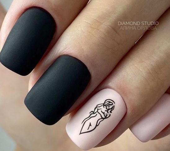 Модный розовый маникюр