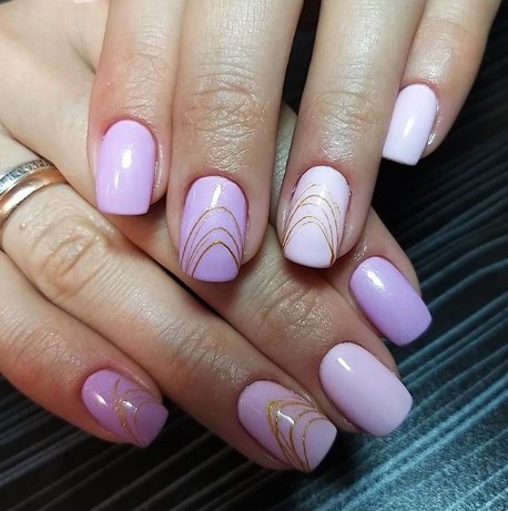 Модный розовый маникюр