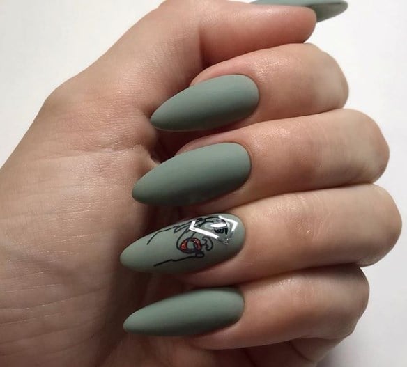 Оливковый маникюр 