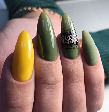 Оливковый маникюр 