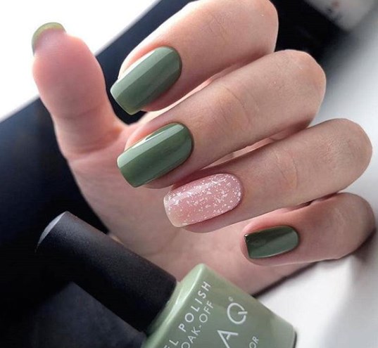 Оливковый маникюр 