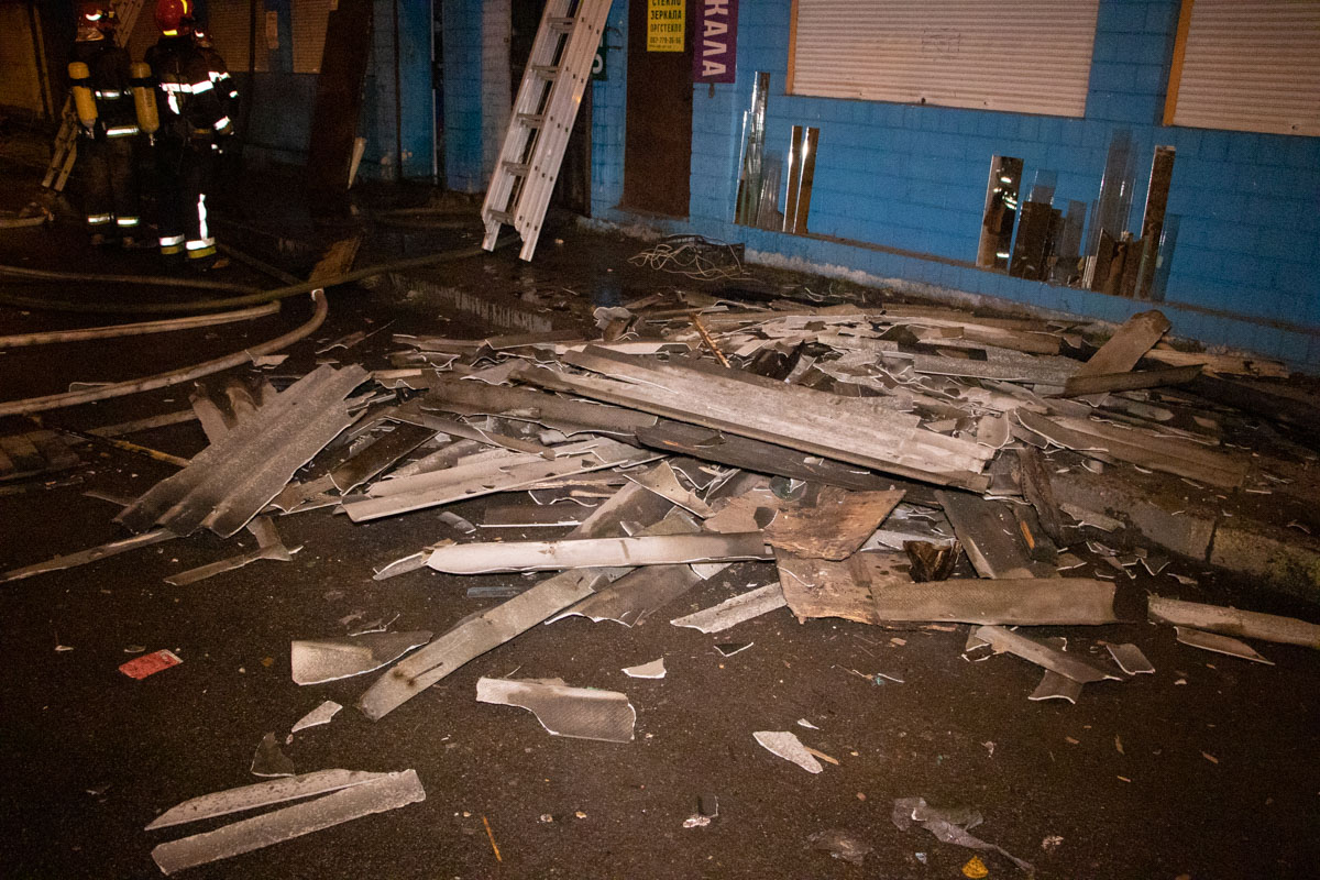 В Киеве загорелся рынок Юность