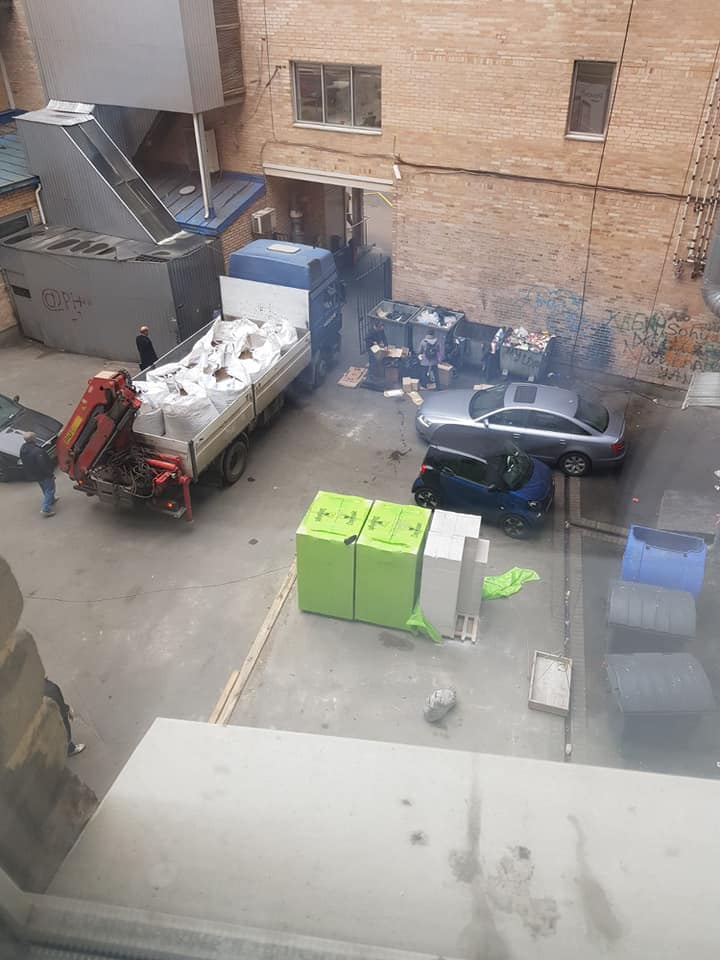 В Киеве возобновили возведение "курятника" на Майдане