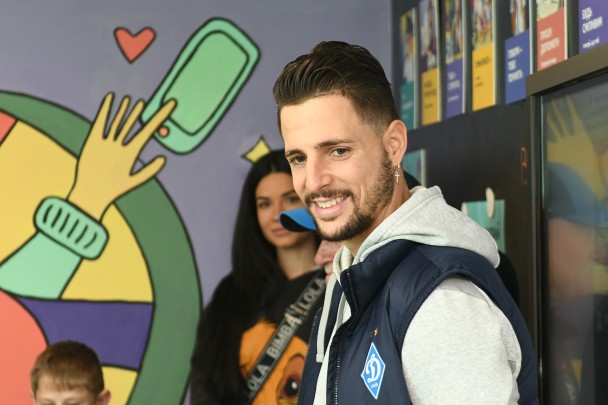 Фран Соль в больнице "Охмадет" Фран Соль в больнице "Охмадет"