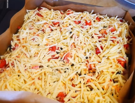 Вкусное тесто на пиццу готовится за считанные минуты и быстро выпекается