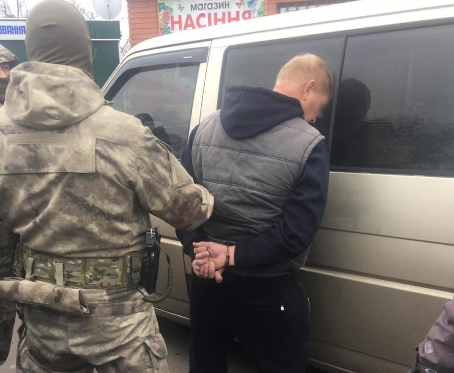 Пенсионер МВД напал на полицейских Пенсионер МВД напал на полицейских