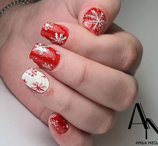 Зимний маникюр 2020 на короткие ногти