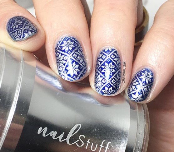 Зимний маникюр 2020 на короткие ногти