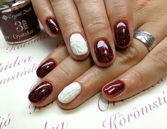 Зимний маникюр 2020 на короткие ногти
