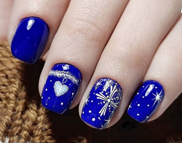 Зимний маникюр 2020 на короткие ногти