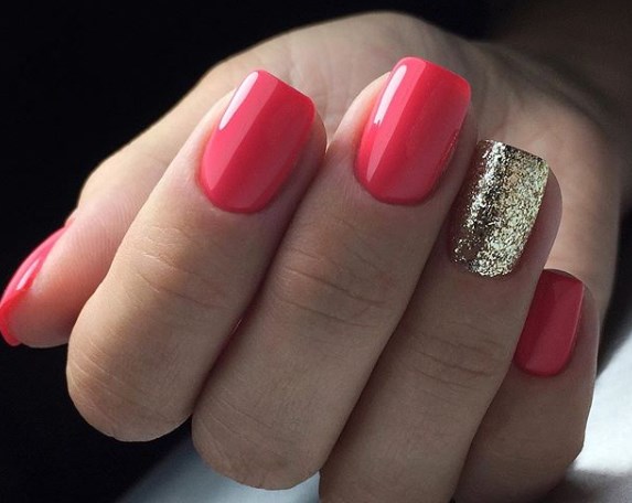 Зимний маникюр 2020 на короткие ногти