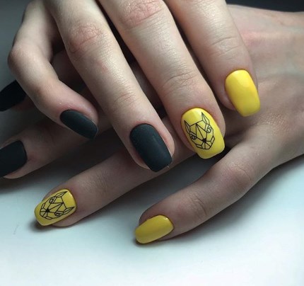 Модный желтый маникюр